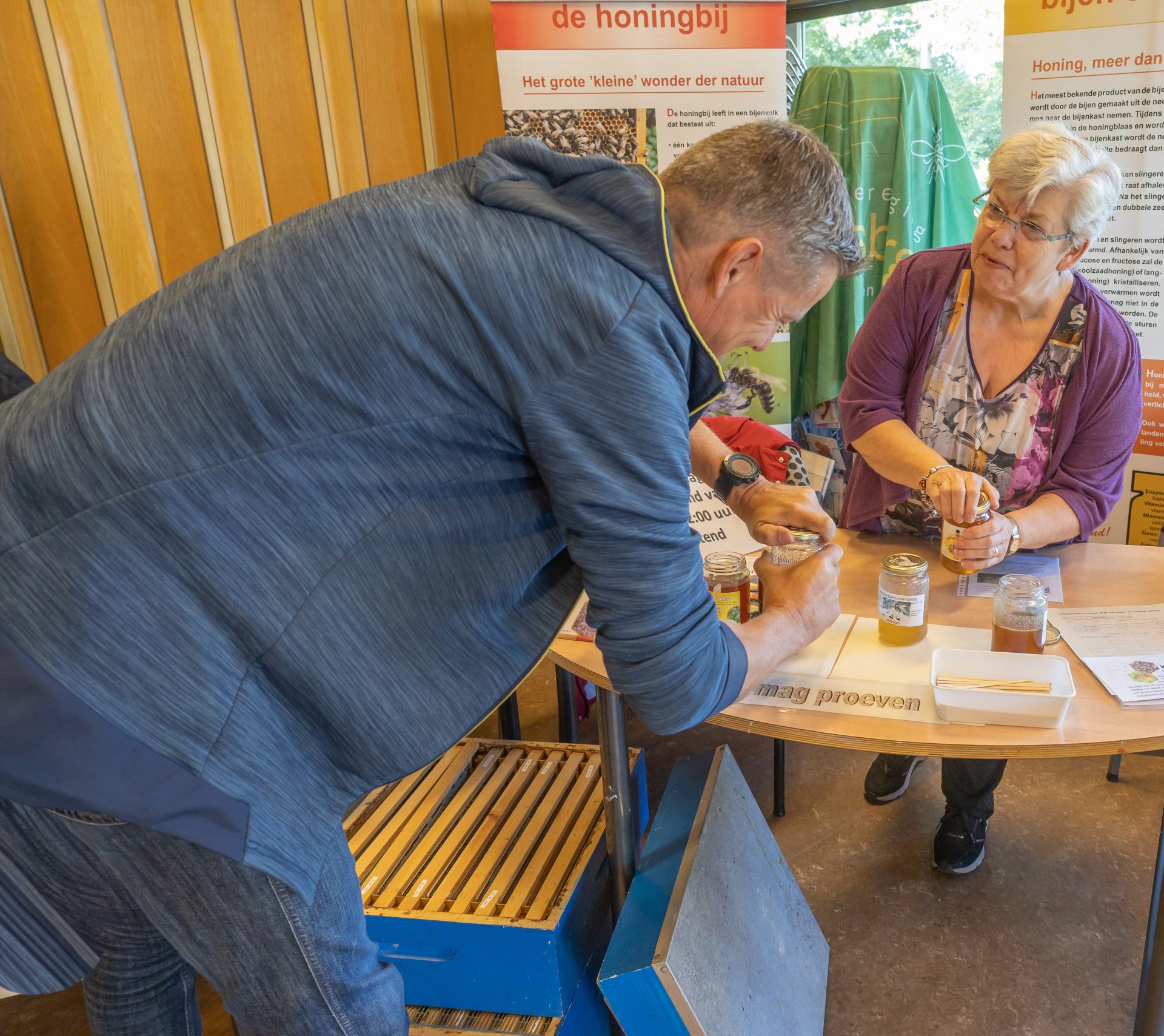 nieuwe bewoners ontmoeten elkaar